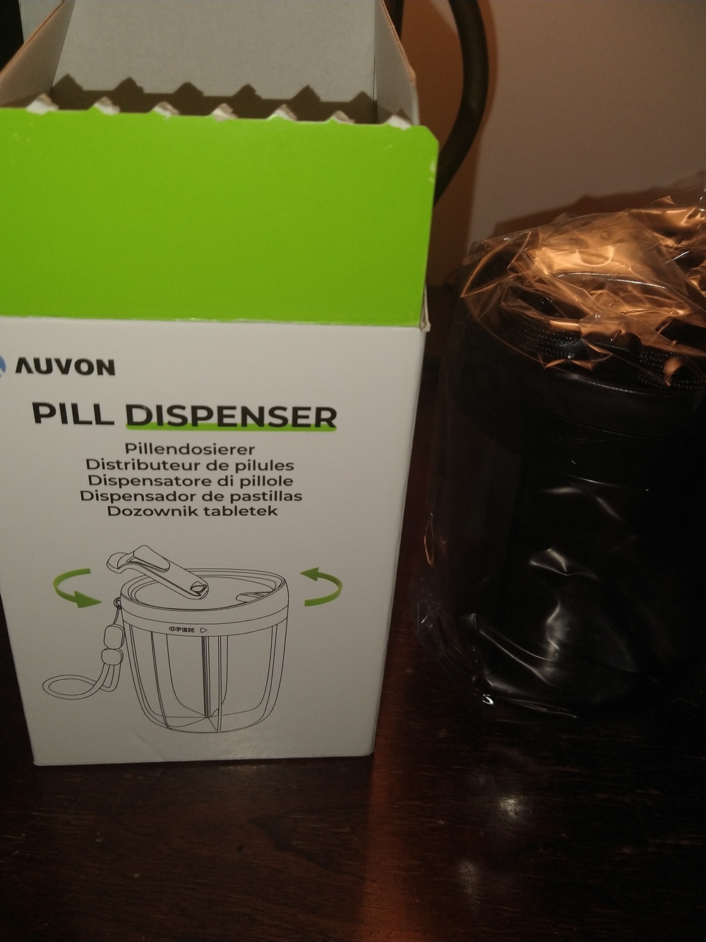 Auvon Pill Dispenser - White and Lime Green